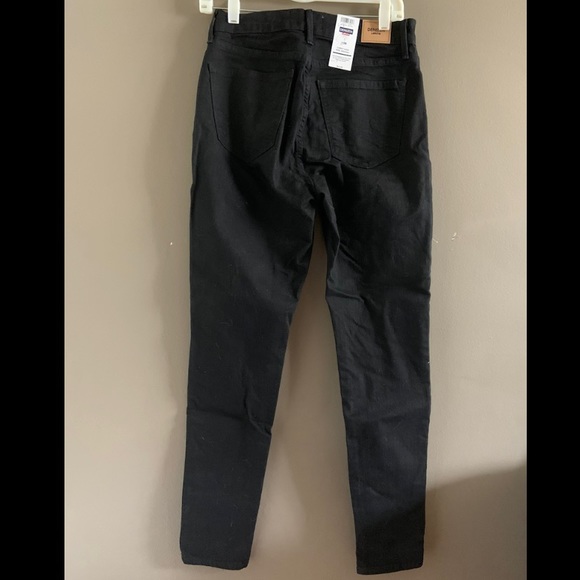 Black Denizen Levi’s Curvy High Rise Jegging - Picture 2 of 4